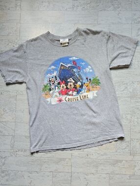 Vintage Disney Cruise Line Graphic Tee Mickey Mouse & Friends Crewneck Medium